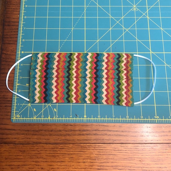 100% Cotton Pleated Face Mask - Picture 2 of 3